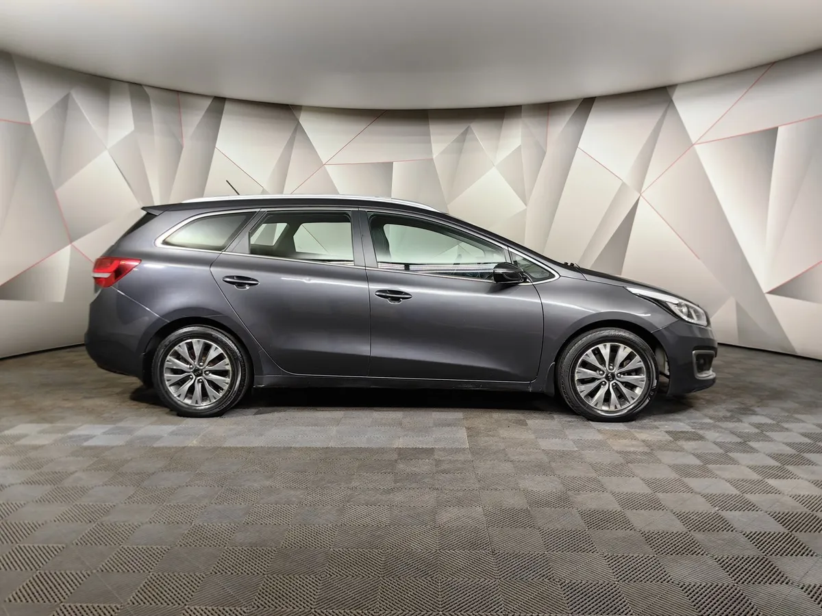 Kia Ceed 1.6 DCT (135 л.с.) Prestige Серый в АВИЛОН. Слайд №6