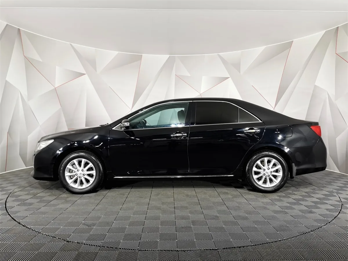 Toyota Camry 2.5 AT (181 л.с.) Классик Черный в АВИЛОН. Слайд №5