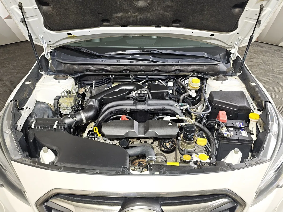 Subaru Legacy 2.5 CVT AWD (175 л.с.) Белый в АВИЛОН. Слайд №11