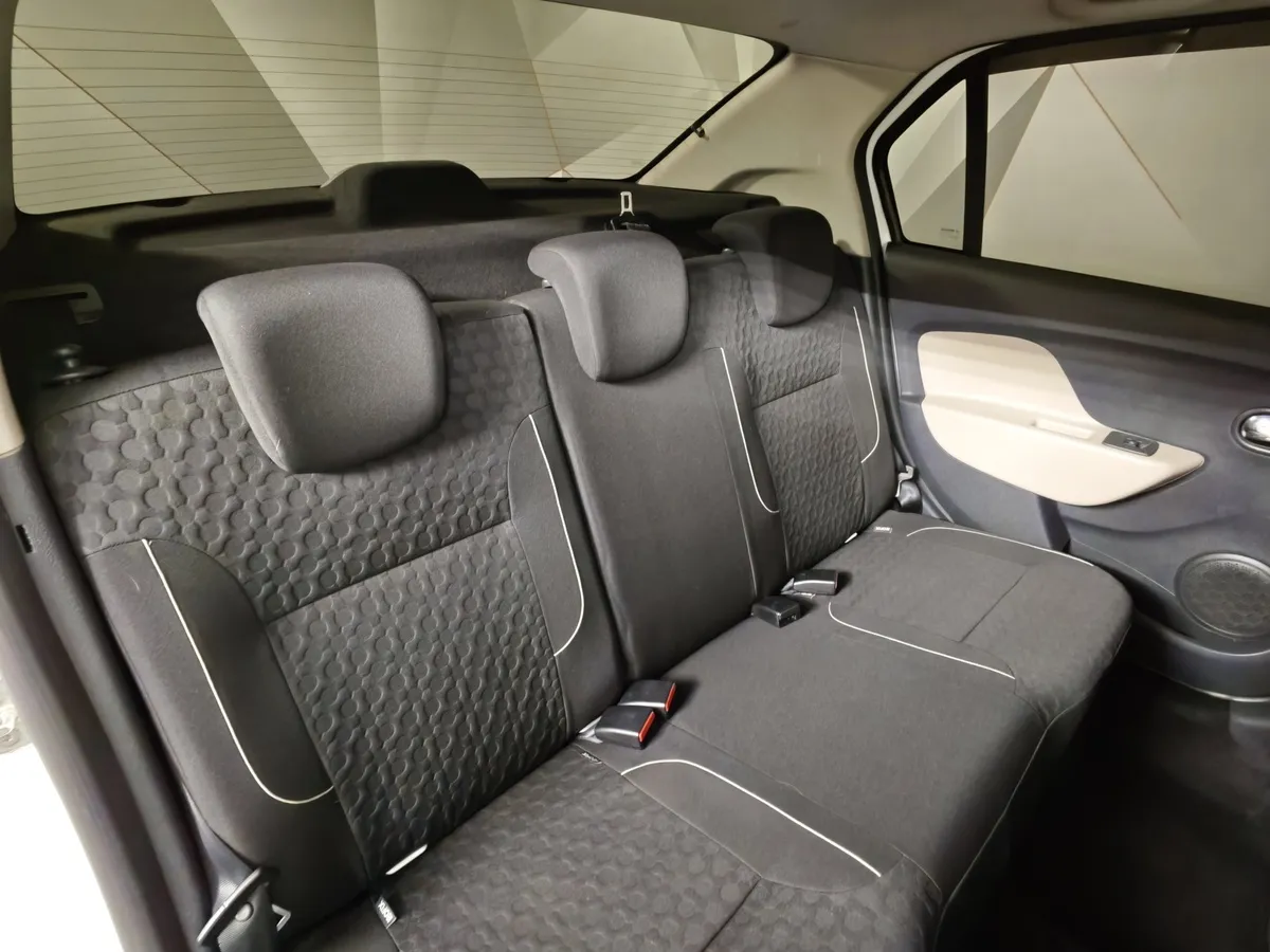 Renault Logan 1.6 MT (102 л.с.) Белый в АВИЛОН. Слайд №17