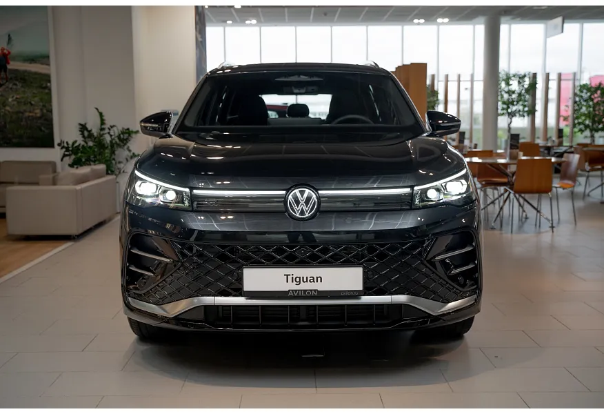 АВИЛОН - Volkswagen Tiguan 380 TSI 2.0 DSG 4WD (220 л.с.) R-Line Черный - slide 1