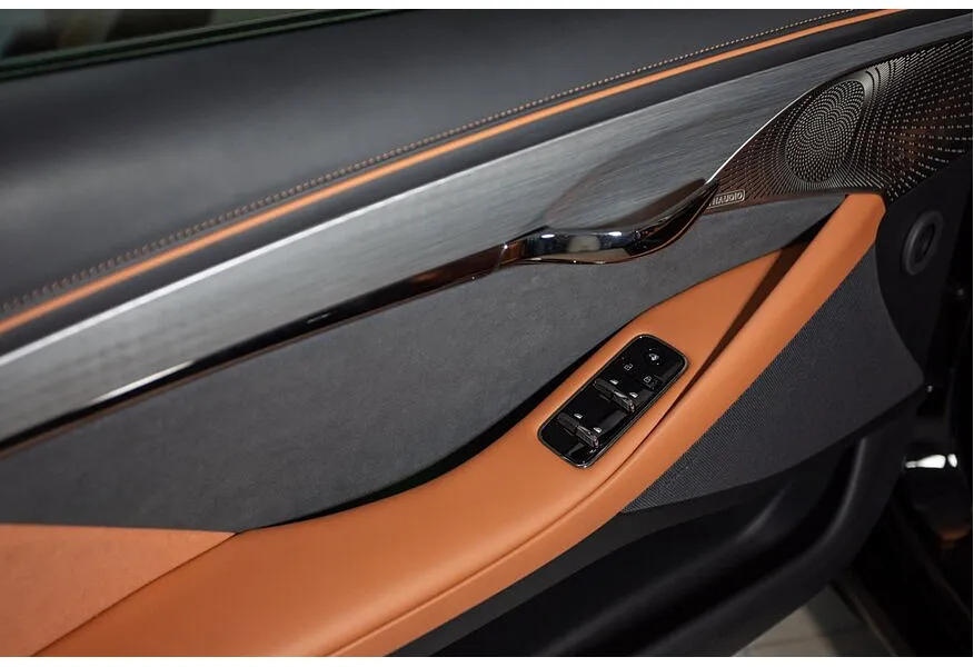 Voyah Passion 1.5 AT AWD (530 л.с.) Executive Черный в АВИЛОН. Слайд №21