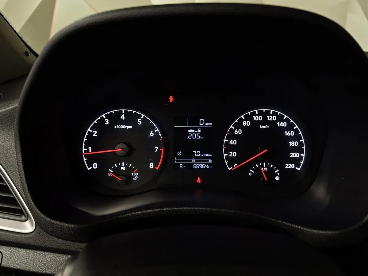 Hyundai Solaris 1.4 MT (100 л.с.) Comfort Серебристый в АВИЛОН. Слайд №16
