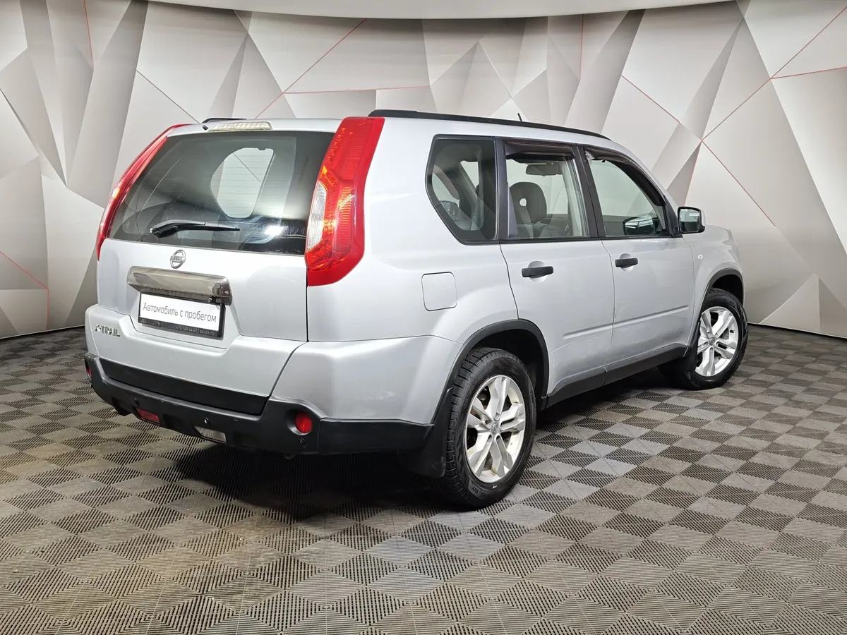 Nissan X-Trail 2.0 MT AWD (141 л.с.) Серебристый в АВИЛОН. Слайд №2