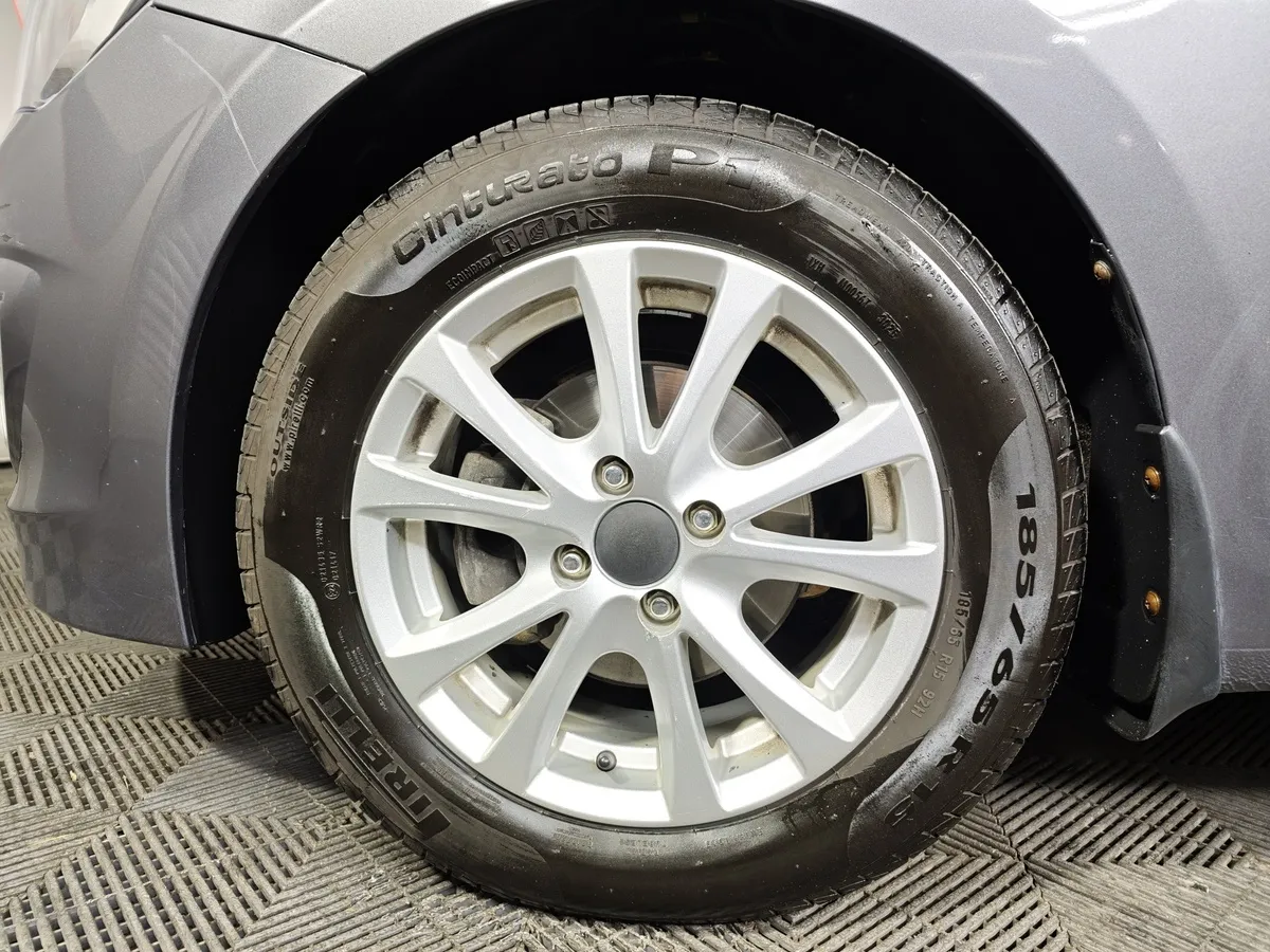 Hyundai Solaris 1.6 MT (123 л.с.) Comfort Серый в АВИЛОН. Слайд №9