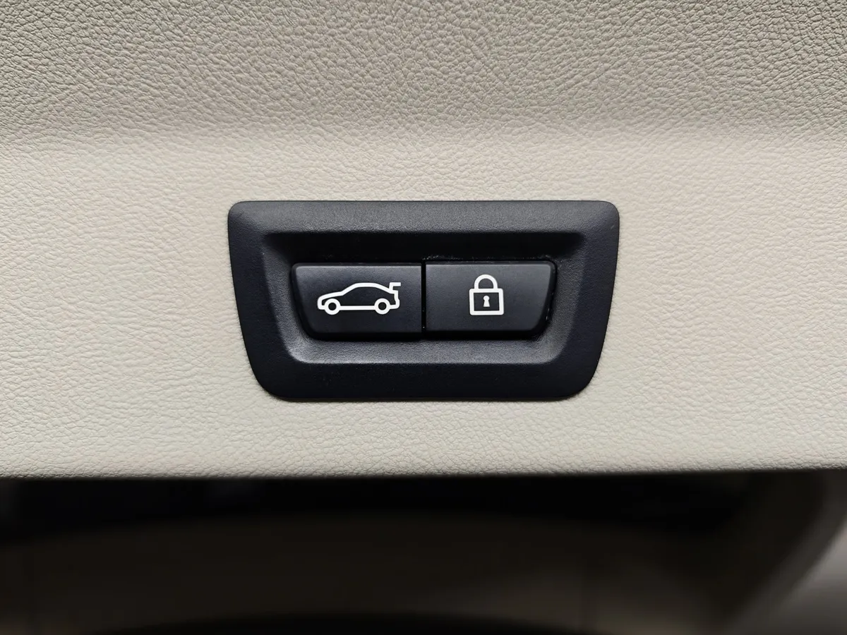 BMW X3 xDrive30d AT (249 л.с.) Luxury Черный в АВИЛОН. Слайд №16