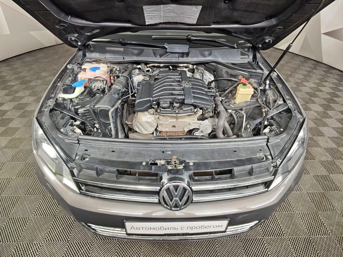 Volkswagen Touareg 3.6 FSI Tiptronic 4Motion (249 л.с.) V6 FSI Серый в АВИЛОН. Слайд №11