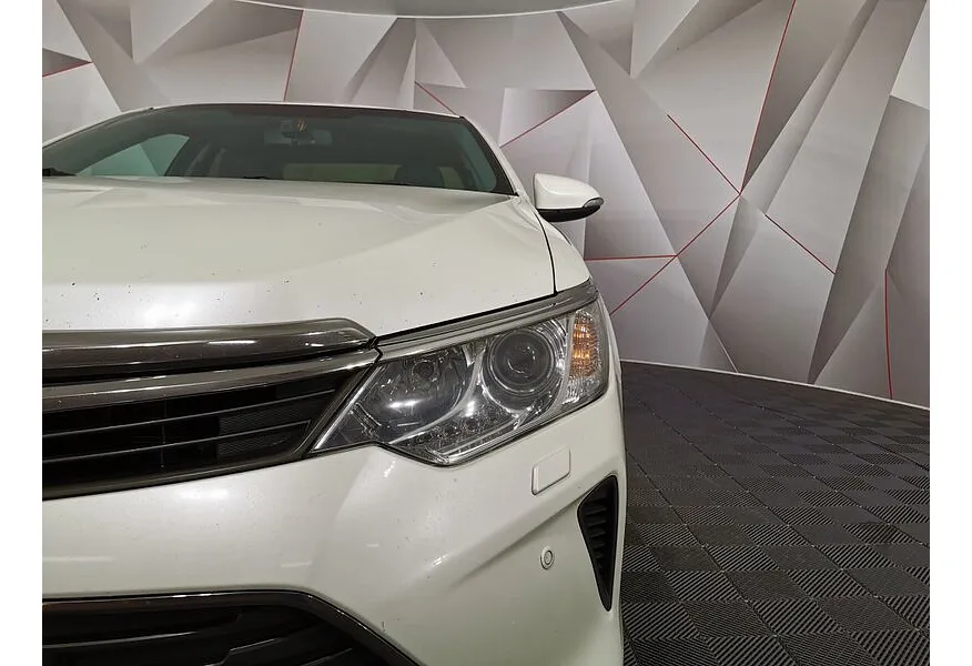 Toyota Camry 2.5 AT (181 л.с.) Белый в АВИЛОН. Слайд №10