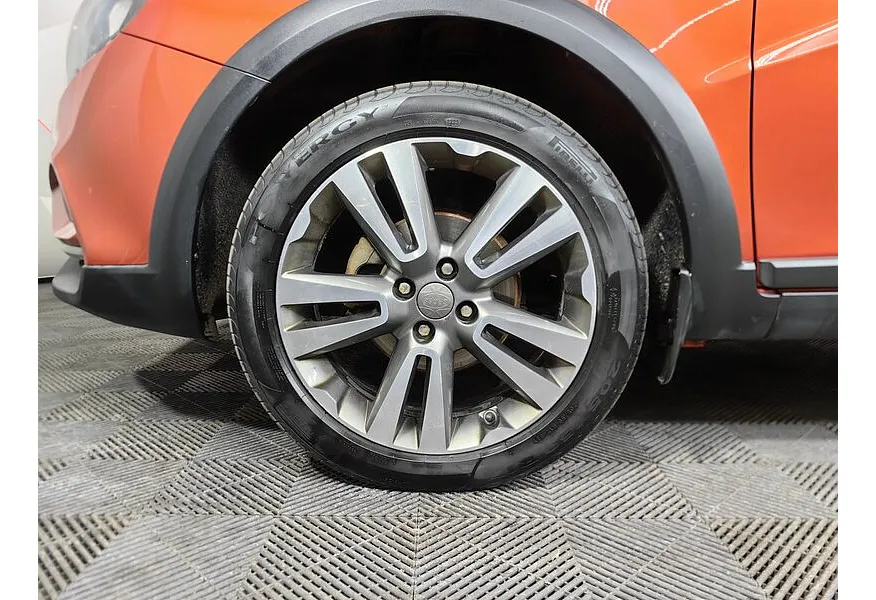 ВАЗ (Lada) Vesta 1.8 MT (122 л.с.) Оранжевый в АВИЛОН. Слайд №9