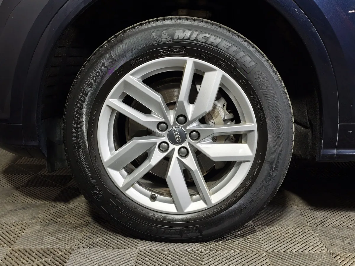 Audi Q5 2.0 TFSI S tronic quattro (249 л.с.) Design Синий в АВИЛОН. Слайд №9