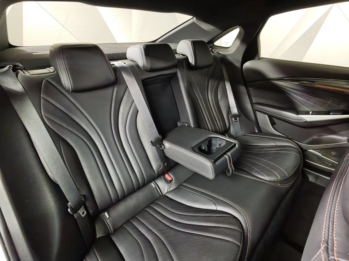 Geely Preface 2.0T 7DCT 2WD (200 л.с.) Flagship Белый в АВИЛОН. Слайд №17