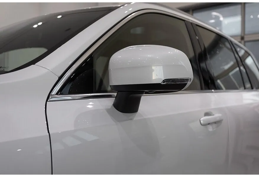 Volvo XC90 2.0 B6 mild hybrid AT AWD (7 мест) (300 л.с.) Ultra Bright Белый в АВИЛОН. Слайд №10