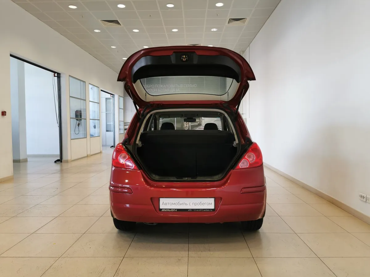 Nissan Tiida 1.6 AT (110 л.с.) Красный в АВИЛОН. Слайд №11