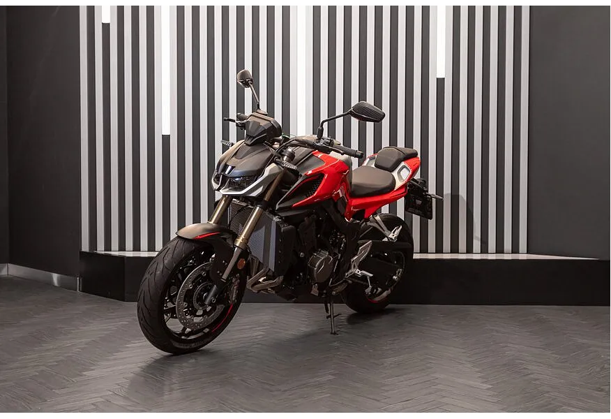 QJMOTOR SRK 800 778 см³ (95 л.с.) (95) 778 Красный в АВИЛОН. Слайд №3