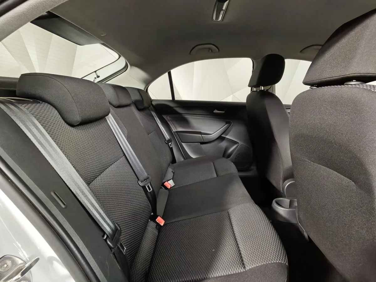 Volkswagen Polo 1.6 MPI AT (110 л.с.) Respect + Комфорт Белый в АВИЛОН. Слайд №16