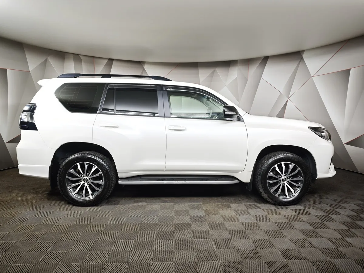 Toyota Land Cruiser Prado 4.0 AT AWD (249 л.с.) Белый в АВИЛОН. Слайд №6