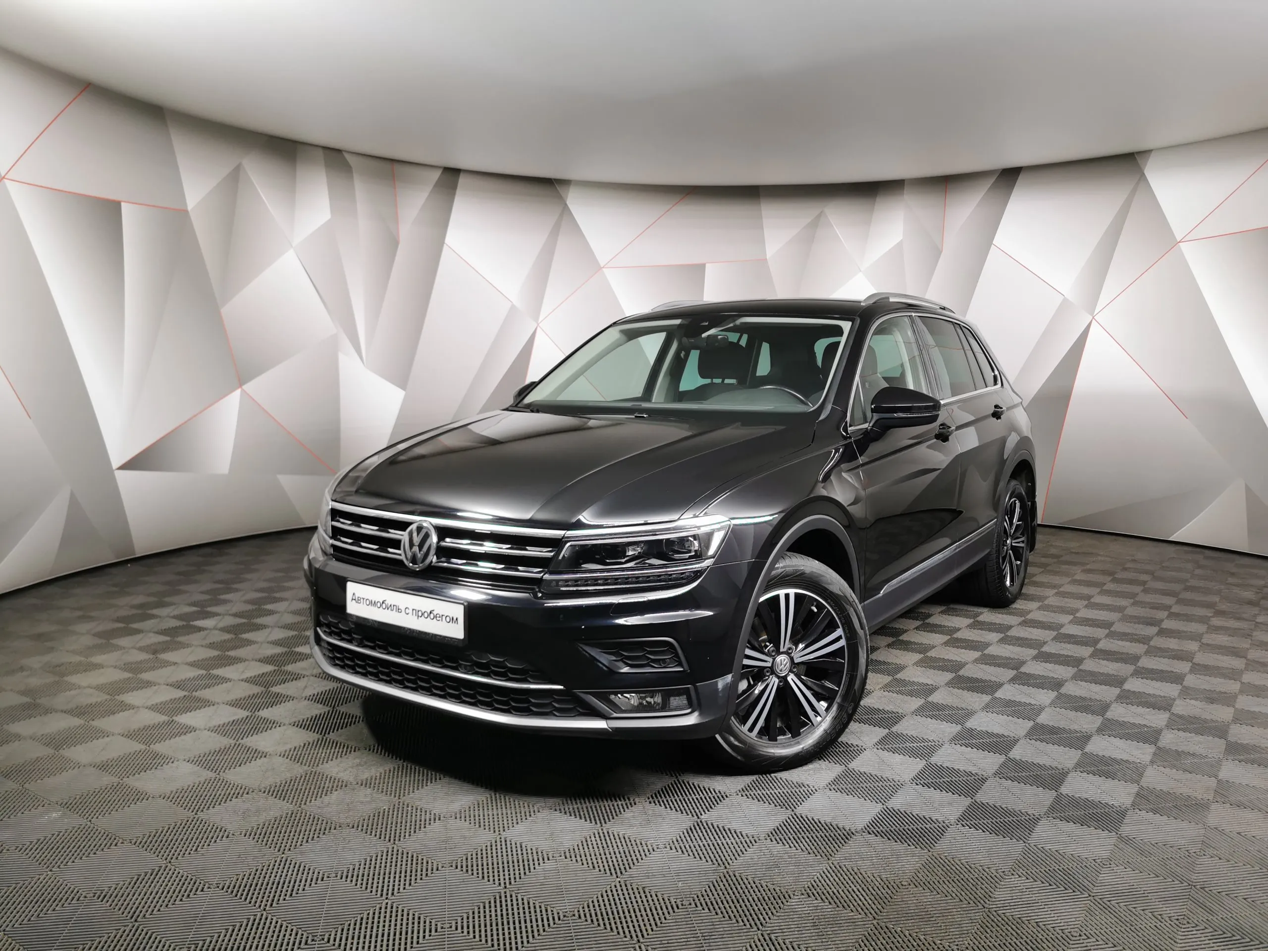 Volkswagen Tiguan 2.0 TDI 4Motion DSG (150 л.с.) Comfortline Черный в  Москве № ТИ-UY40067. Купить Volkswagen Tiguan II Робот Дизельный с пробегом  26066 км. Цена 3279700