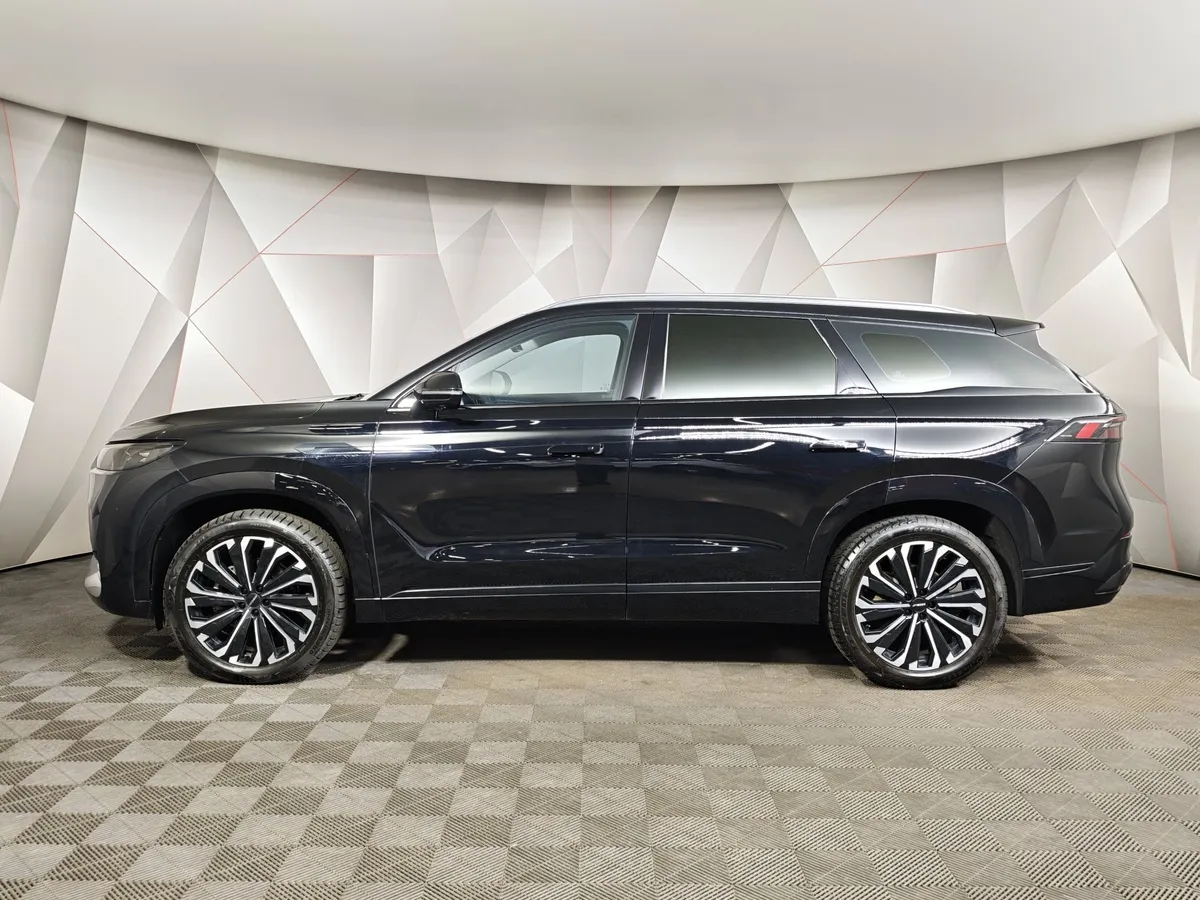 JAECOO J8 2.0 DCT 4WD (249 л.с.) Supreme Черный в АВИЛОН. Слайд №5