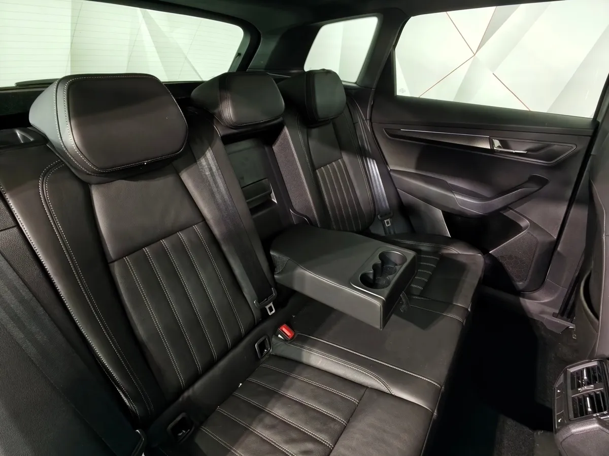 Skoda Karoq 2.0 AMT AWD (190 л.с.) SportLine 4х4 Серый в АВИЛОН. Слайд №17