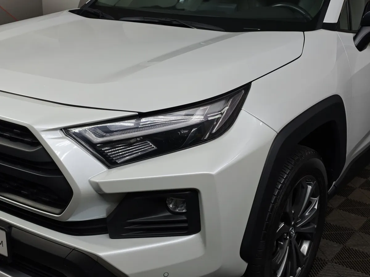 Toyota RAV4 2.0i CVT AWD (171 л.с.) Fashion Plus Белый в АВИЛОН. Слайд №10