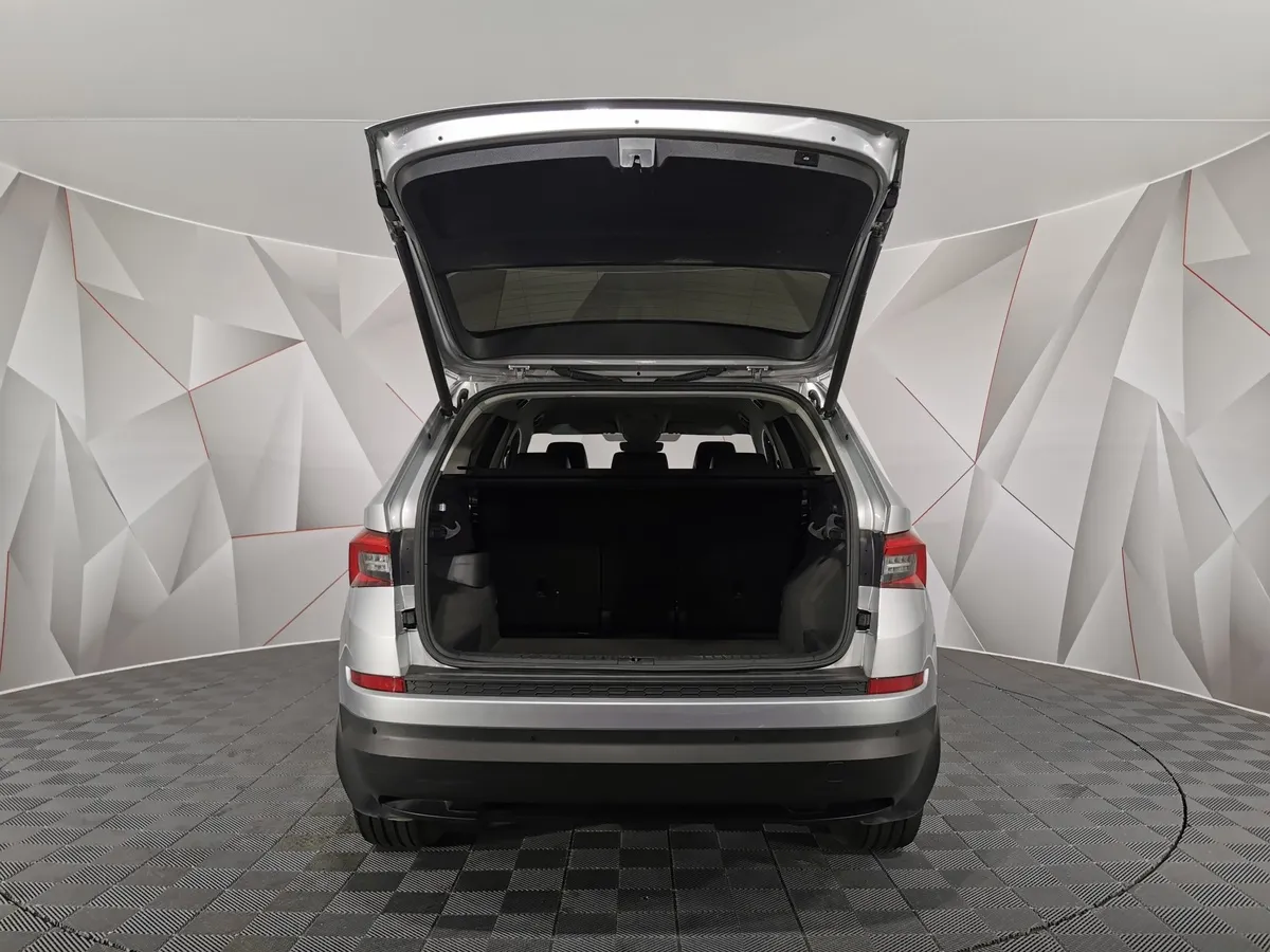 Skoda Kodiaq 2.0 TDI DSG 4X4 (150 л.с.) Серебристый в АВИЛОН. Слайд №11