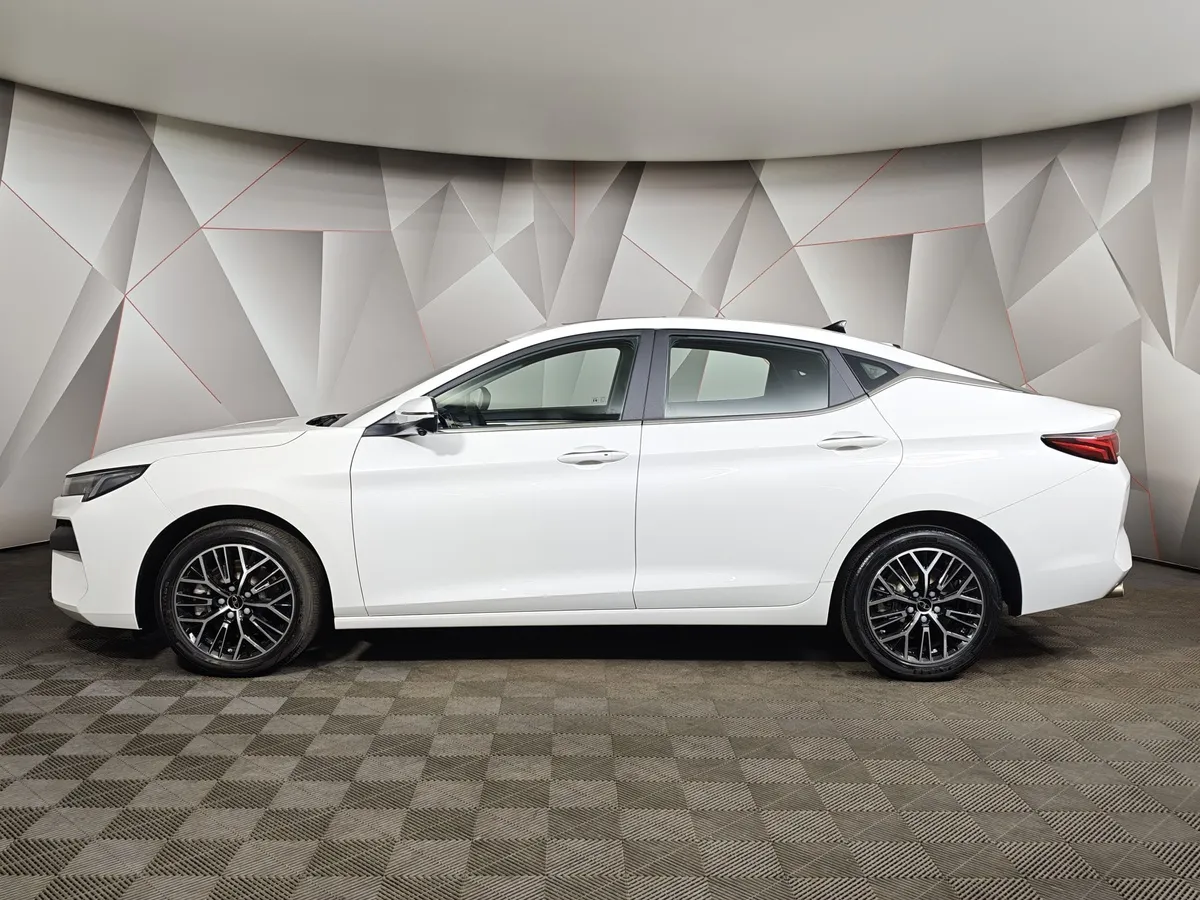 Москвич 6 1.5T CVT 2WD (136 л.с.) Business Белый в АВИЛОН. Слайд №5