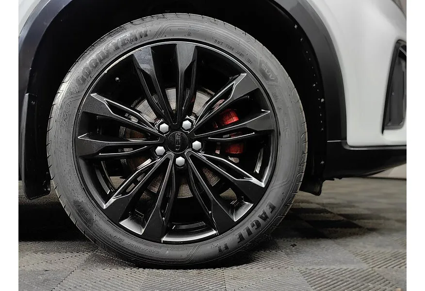 Geely Tugella 2.0 AT AWD (238 л.с.) Flagship Sport Белый в АВИЛОН. Слайд №9