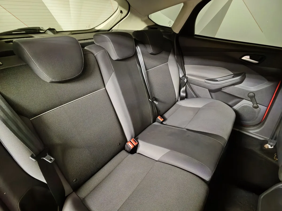 Ford Focus 1.6 PowerShift (105 л.с.) Trend Красный в АВИЛОН. Слайд №17