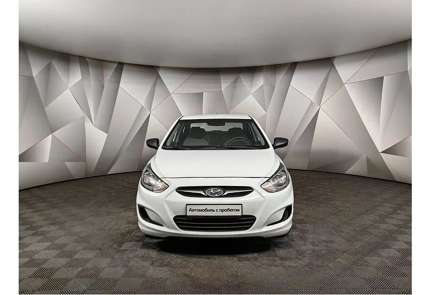 Hyundai Solaris 1.4 MT (107 л.с.) Classic Белый в АВИЛОН. Слайд №7