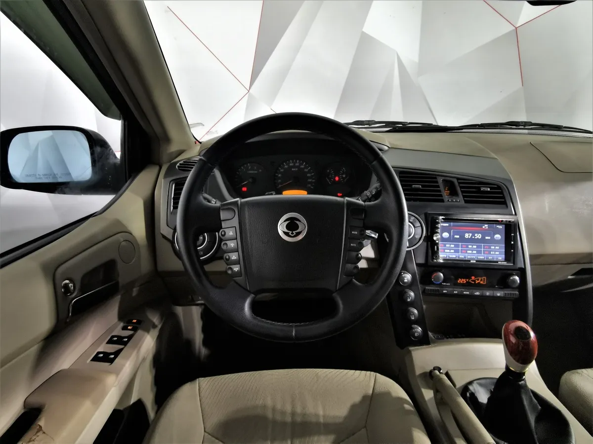 SsangYong Kyron 2.0 Xdi MT 4WD (141 л.с.) Черный в АВИЛОН. Слайд №17
