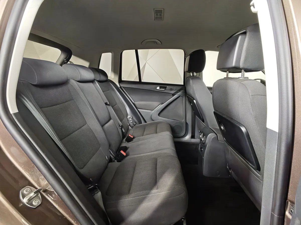 Volkswagen Tiguan 2.0 TSI 4Motion AT (170 л.с.) Track & Field Коричневый в АВИЛОН. Слайд №16