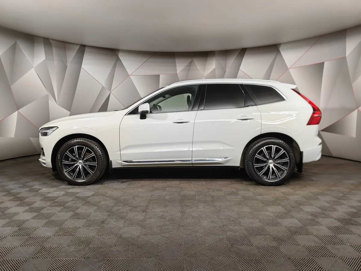 Volvo XC60 2.0 T5 AT AWD (249 л.с.) Momentum Белый в АВИЛОН. Слайд №5