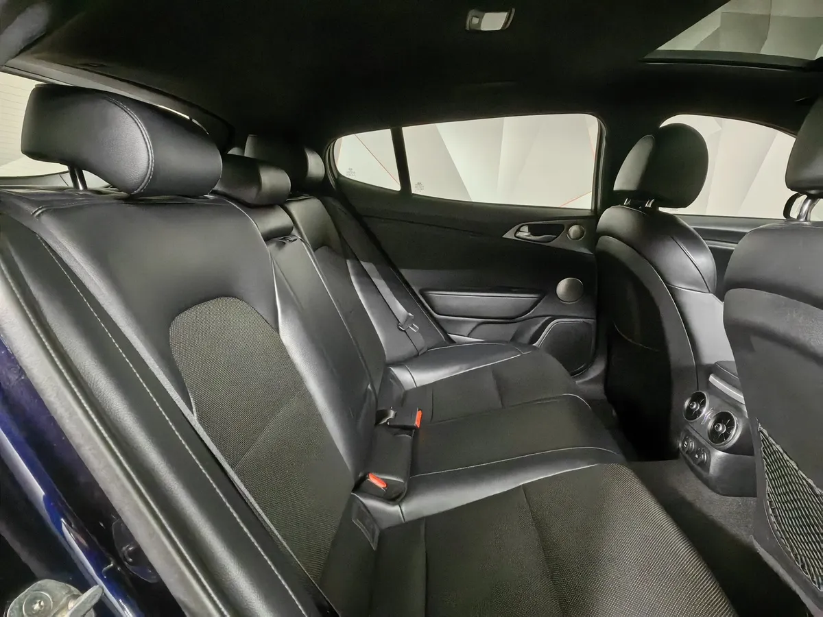 Kia Stinger 2.0 AT (247 л.с.) Comfort Синий в АВИЛОН. Слайд №16