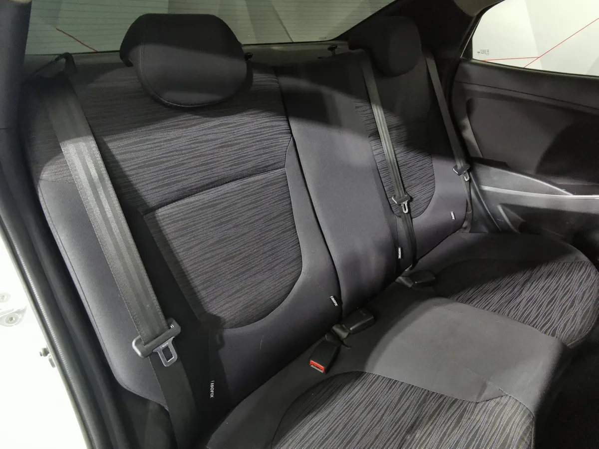 Hyundai Solaris 1.6 MT (123 л.с.) Белый в АВИЛОН. Слайд №16