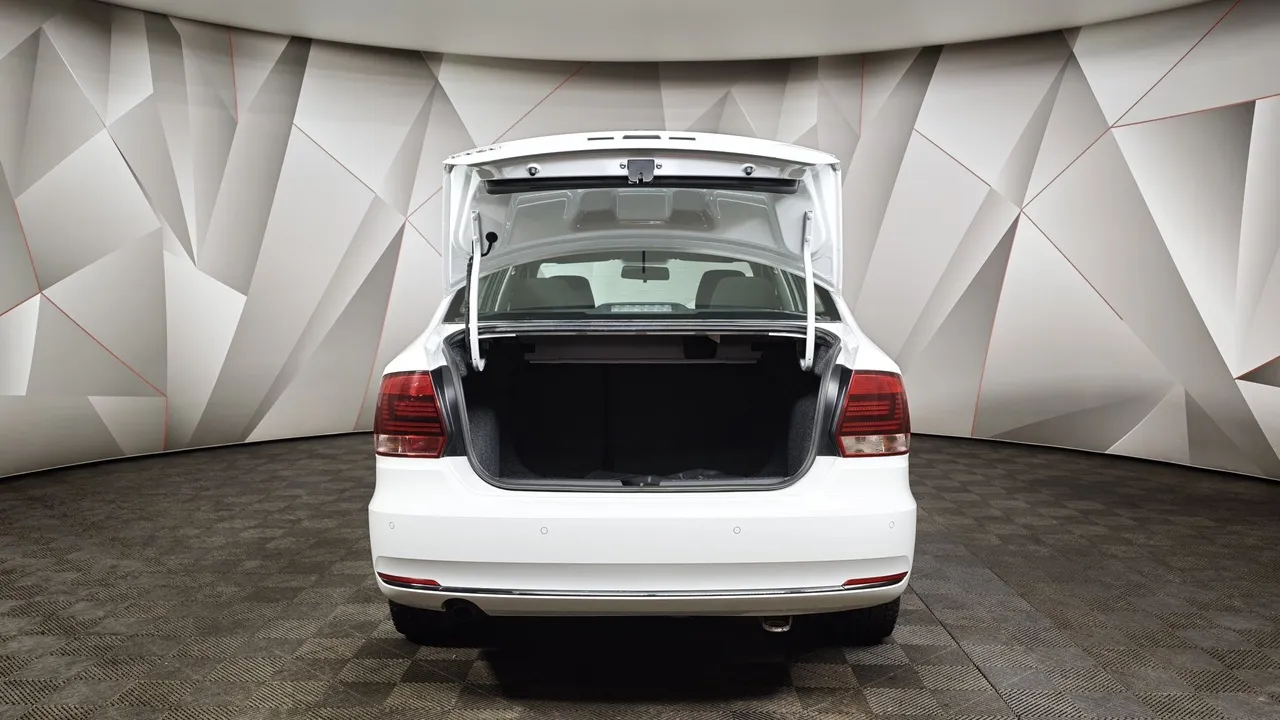 Volkswagen Polo 1.6 MPI AT (110 л.с.) Select Белый в АВИЛОН. Слайд №12