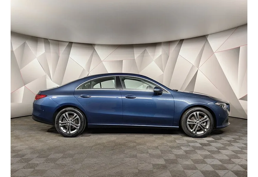 Mercedes-Benz CLA 200 7-G DCT (150 л.с.) Синий в АВИЛОН. Слайд №6