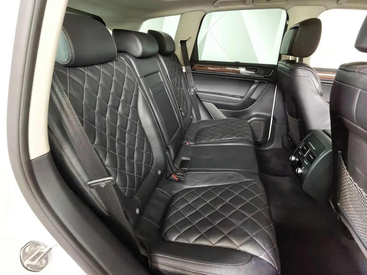 Volkswagen Touareg 3.0 TDI Tiptronic 4Motion (245 л.с.) Белый в АВИЛОН. Слайд №16
