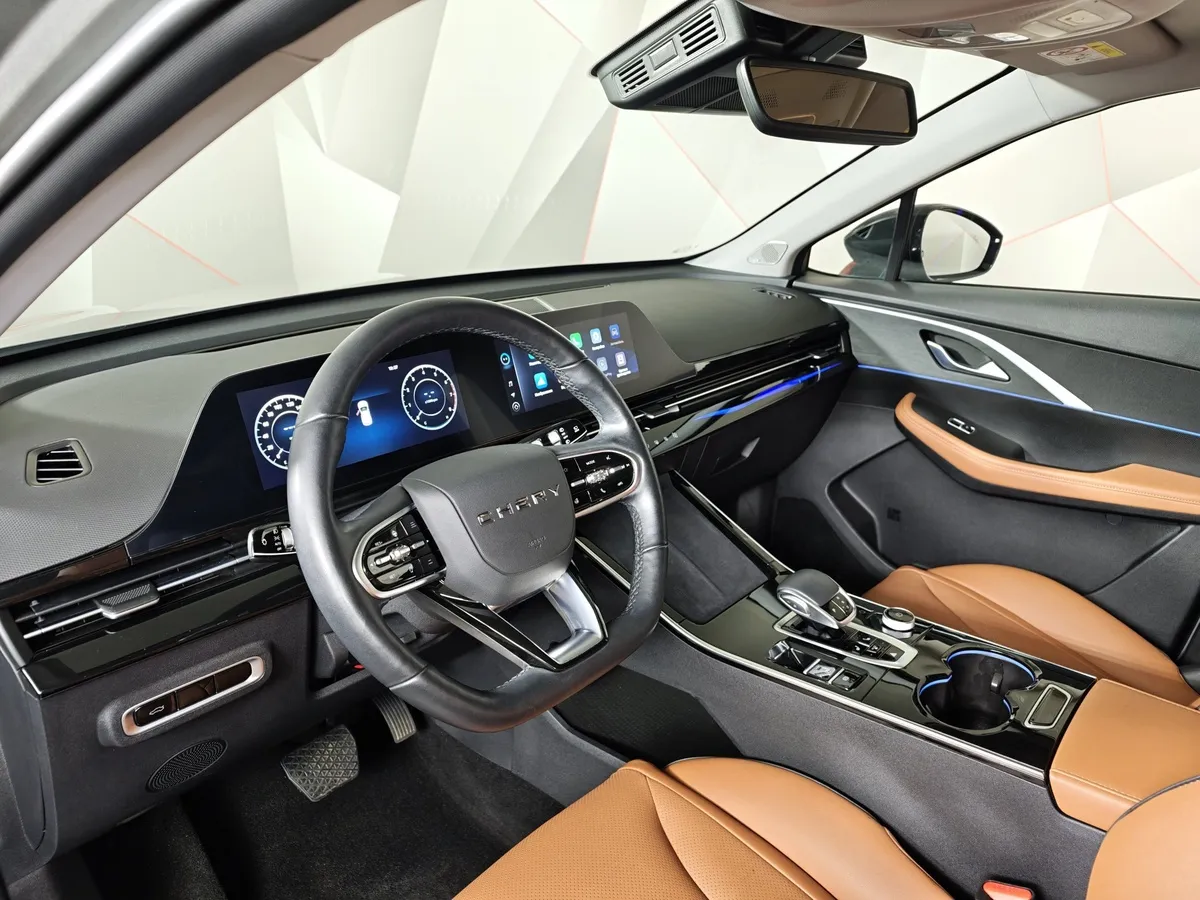 Omoda C5 1.6T DCT 4WD (150 л.с.) Supreme (двухцветный, красные элементы экстерьера) Серый в АВИЛОН. Слайд №17
