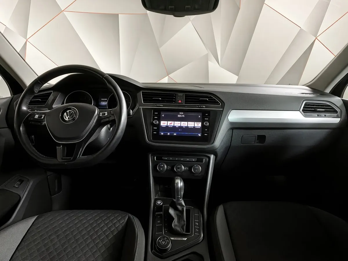 Volkswagen Tiguan 2.0 TSI 4Motion DSG (180 л.с.) Comfortline Черный в АВИЛОН. Слайд №14
