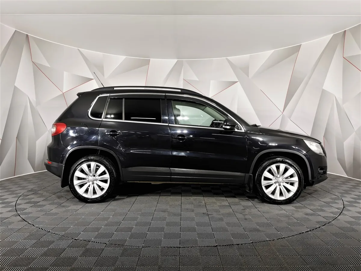 Volkswagen Tiguan 2.0 TSI 4Motion AT (170 л.с.) Track & Field Черный в АВИЛОН. Слайд №6