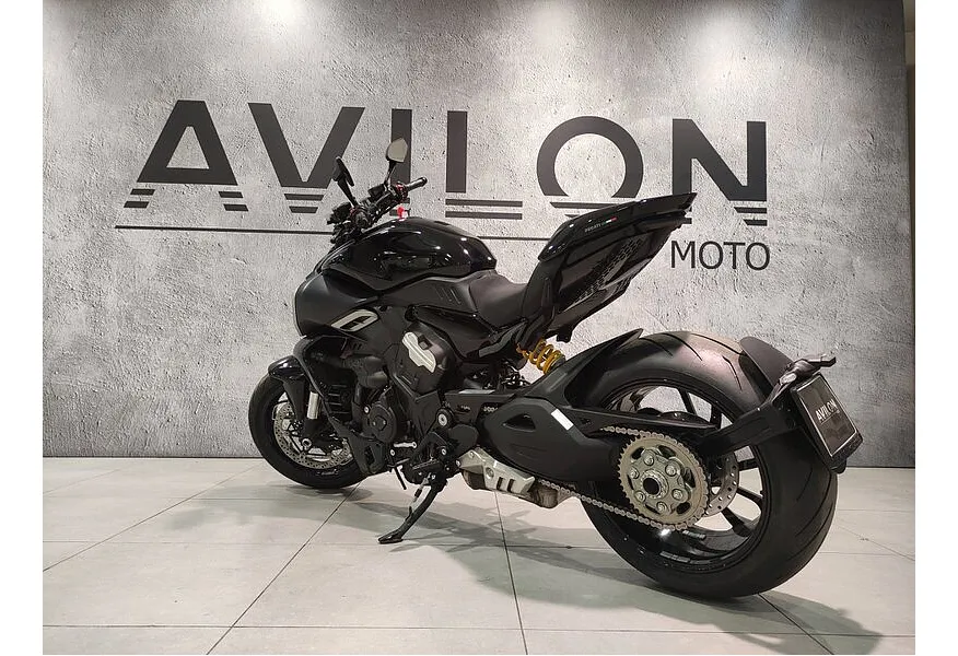 Ducati Diavel V4 1158 см³ (168 л.с.) (168) 1158 Черный в АВИЛОН. Слайд №5