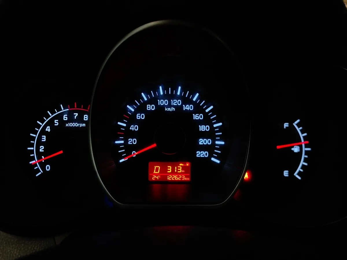Kia Rio 1.6 AT (123 л.с.) Comfort Серый в АВИЛОН. Слайд №18