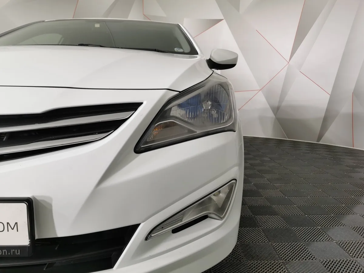 Hyundai Solaris 1.6 MT (123 л.с.) Белый в АВИЛОН. Слайд №10