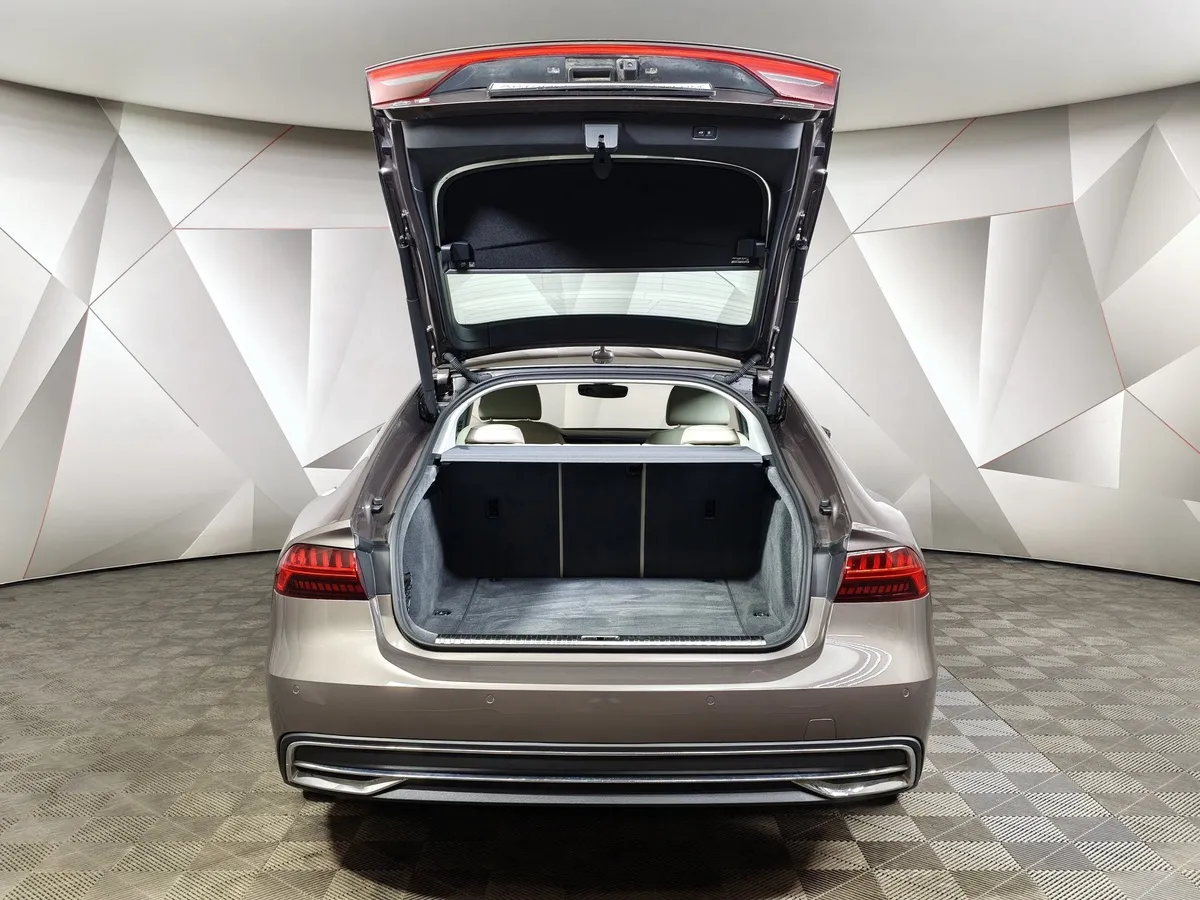 Audi A7 45 TFSI quattro S tronic (245 л.с.) Коричневый в АВИЛОН. Слайд №11