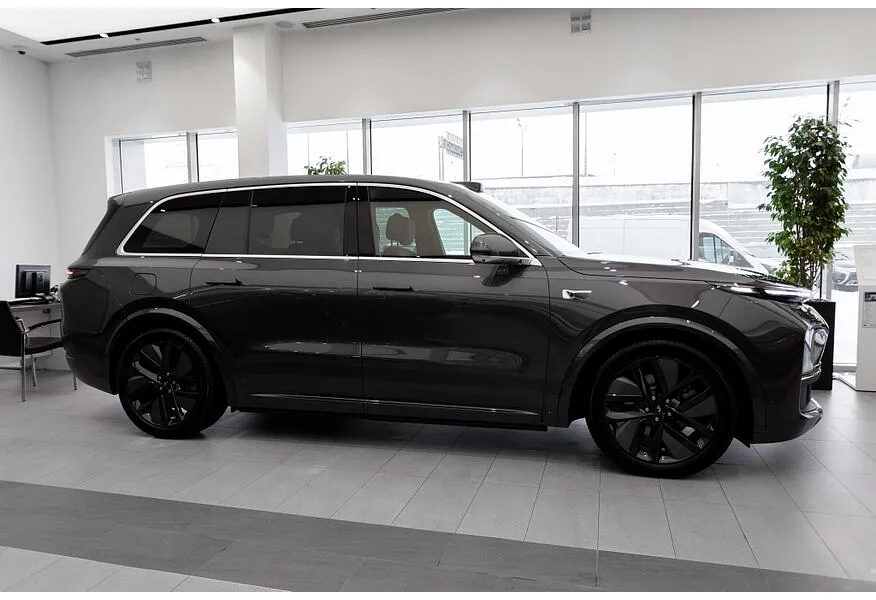 Li Auto L9 1.5 AT 4WD (449 л.с.) Ultra Серый в АВИЛОН. Слайд №4