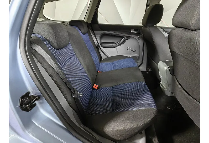 АВИЛОН - Ford Focus 1.4 MT (80 л.с.) Ambiente Голубой - slide 11