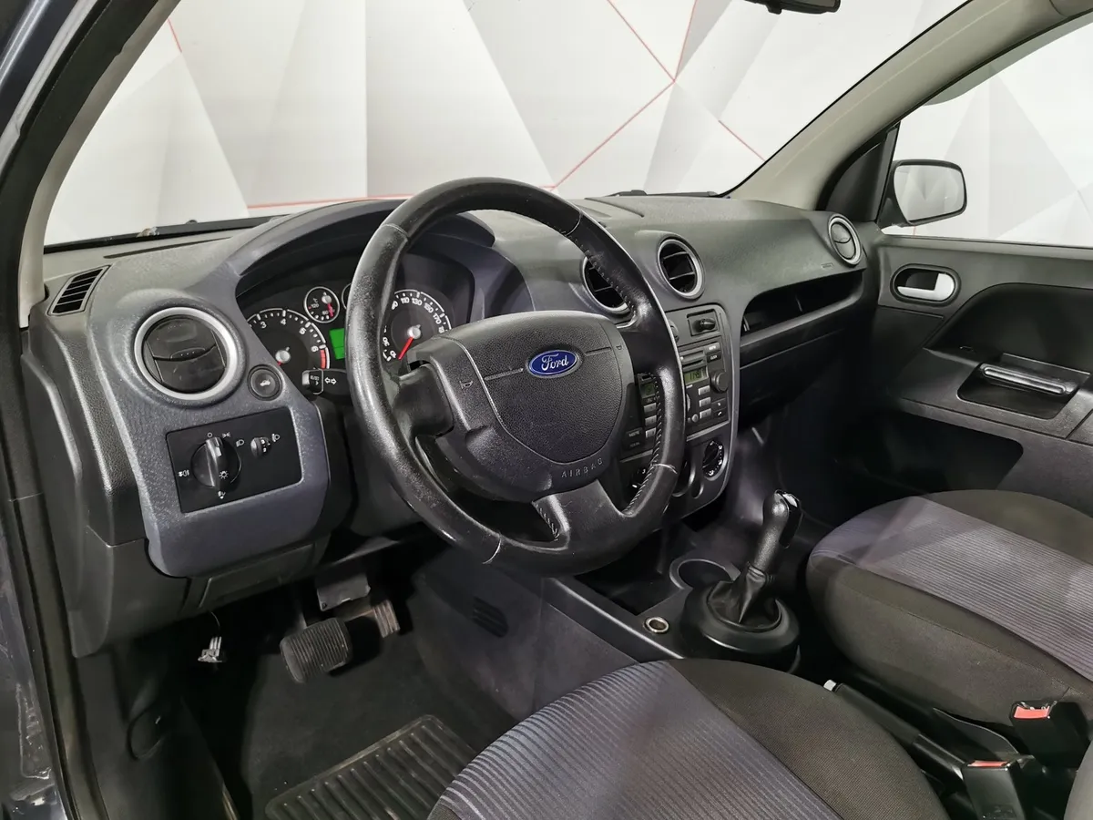 Ford Fusion 1.4 Durashift EST (80 л.с.) Core Серый в АВИЛОН. Слайд №17