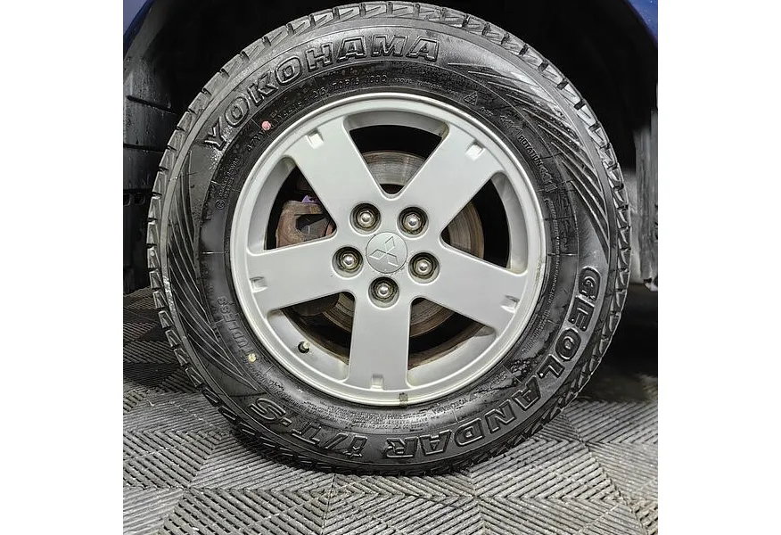 Mitsubishi Outlander 2.4 CVT 4WD (170 л.с.) Синий в АВИЛОН. Слайд №9 Mitsubishi Outlander 2.4 CVT 4WD (170 л.с.) Синий в АВИЛОН. Слайд №9