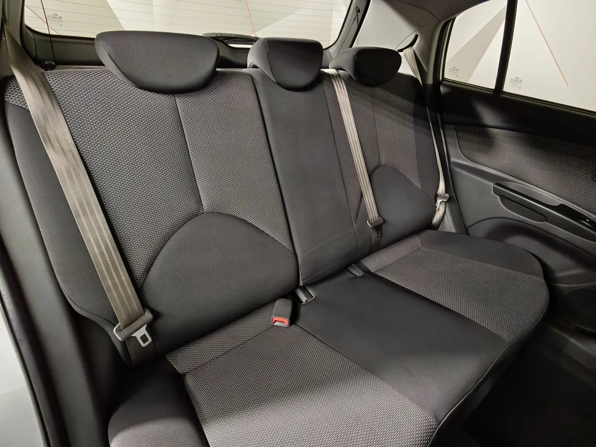Kia Rio 1.4 AT (97 л.с.) Classic Серый в АВИЛОН. Слайд №17