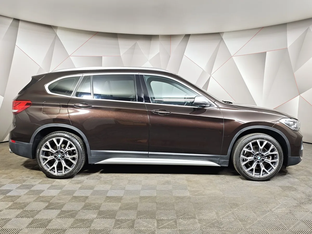 BMW X1 25i xDrive AT (231 л.с.) Коричневый в АВИЛОН. Слайд №6